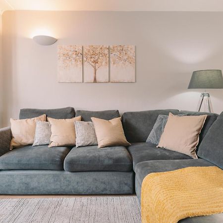 Modern Flat By The Underground. Apartment Лондон Екстериор снимка